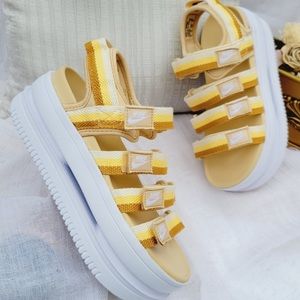 SIZE 7 WOMEN'S NIKE ICON CLASSIC SANDAL NA SESAME DH0224 200 NWOT